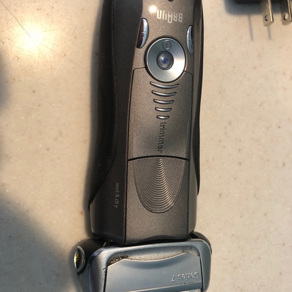 Razor - Picture 2 of 2